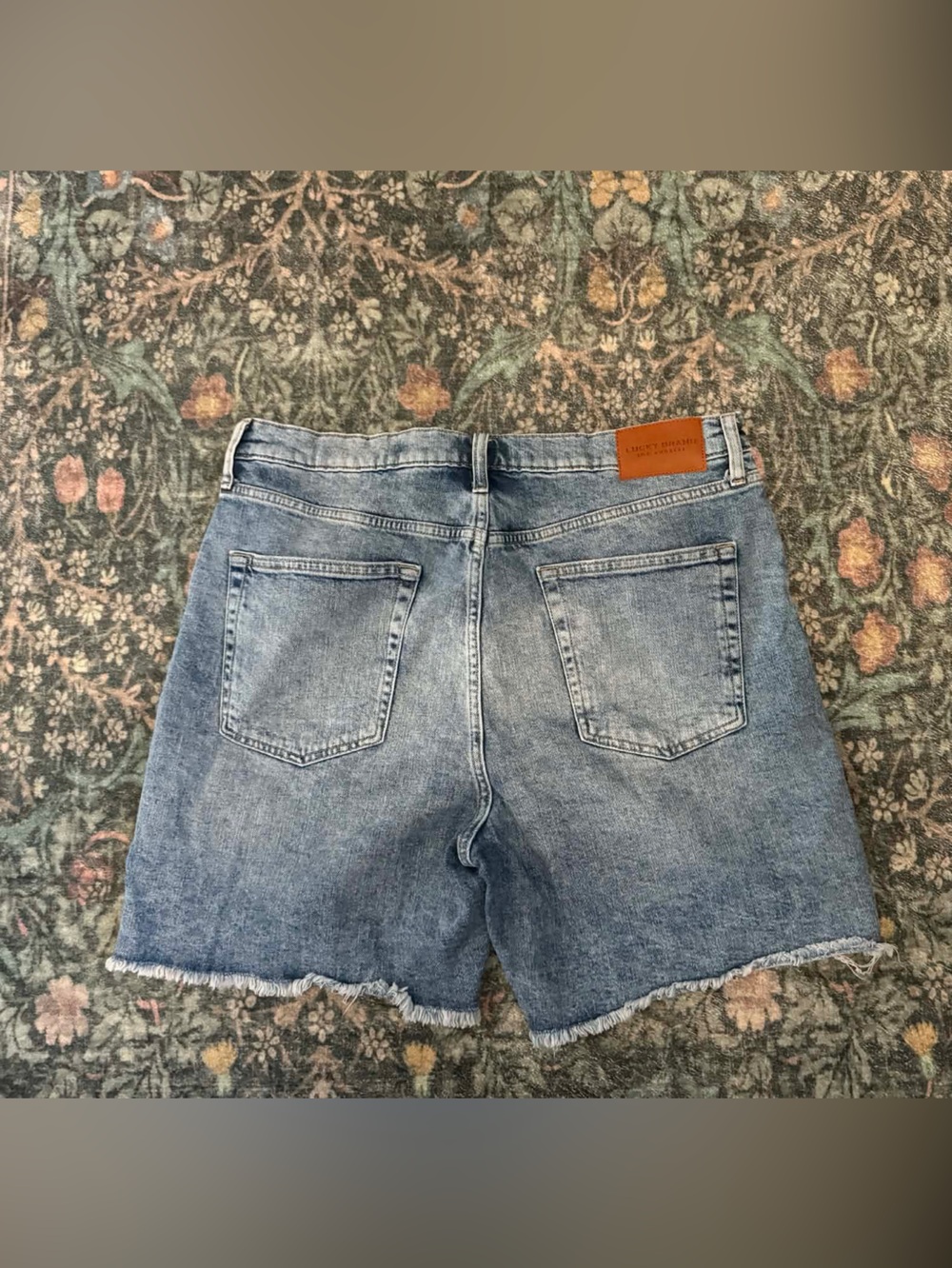 Lucky Brand Fray Hem Denim Shorts Medium Wash 14/32 - Picture 3 of 3